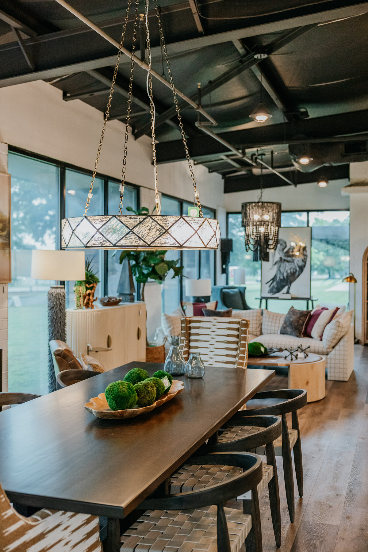 Mac & Morgan furniture store — walk in, sit down, take it home